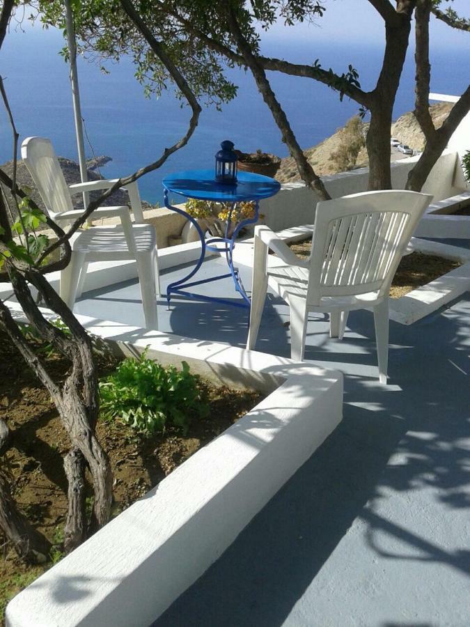 Floras Rooms And Studios Anafi Exterior photo